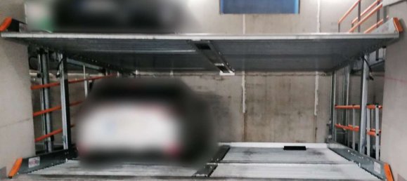 Parkplatz in Halle, Germany, Nr. 327402 2