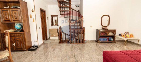 9-Zimmer Haus in Montemarciano, Italy, Nr. 7055 8