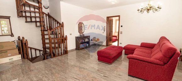 9-Zimmer Haus in Montemarciano, Italy, Nr. 7055 7