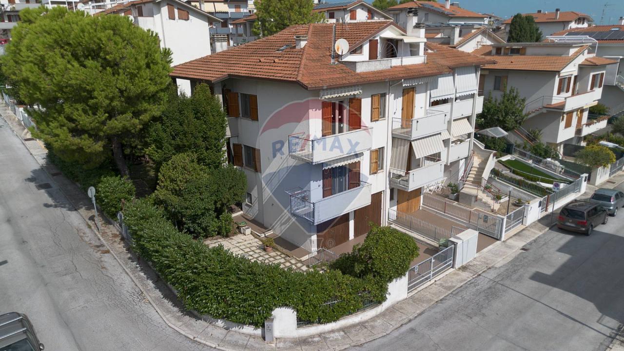 9-Zimmer Haus in Montemarciano, Italy, Nr. 7055