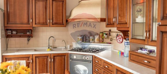 9-Zimmer Haus in Montemarciano, Italy, Nr. 7055 10