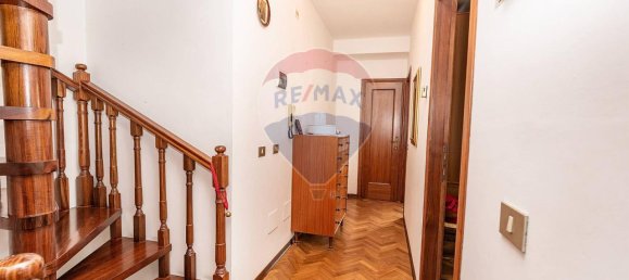 9-Zimmer Haus in Montemarciano, Italy, Nr. 7055 48