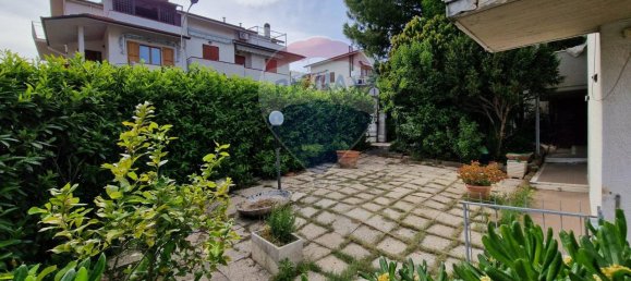 9-Zimmer Haus in Montemarciano, Italy, Nr. 7055 2