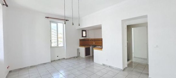 2 Schlafzimmer Wohnung in Cannes, France, Nr. 306895 3