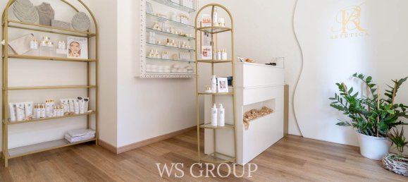 3-salle Propriété commerciale à Monza, Italy No. 12425 2