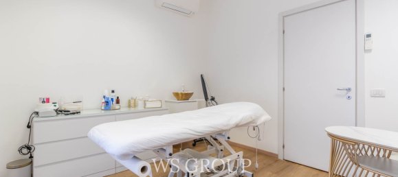 3-salle Propriété commerciale à Monza, Italy No. 12425 12