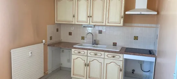 3 bedrooms Apartment in Montlucon, France No. 344885 6