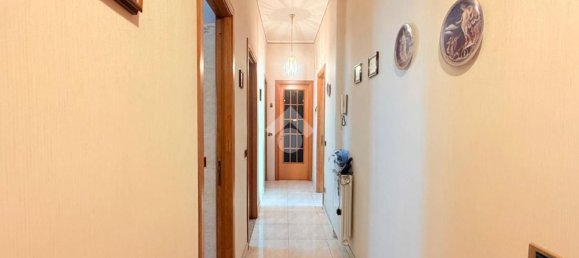 3-salle Appartement à Catania, Italy No. 267595 7