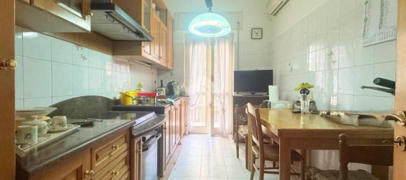 3-salle Appartement à Catania, Italy No. 267595 13