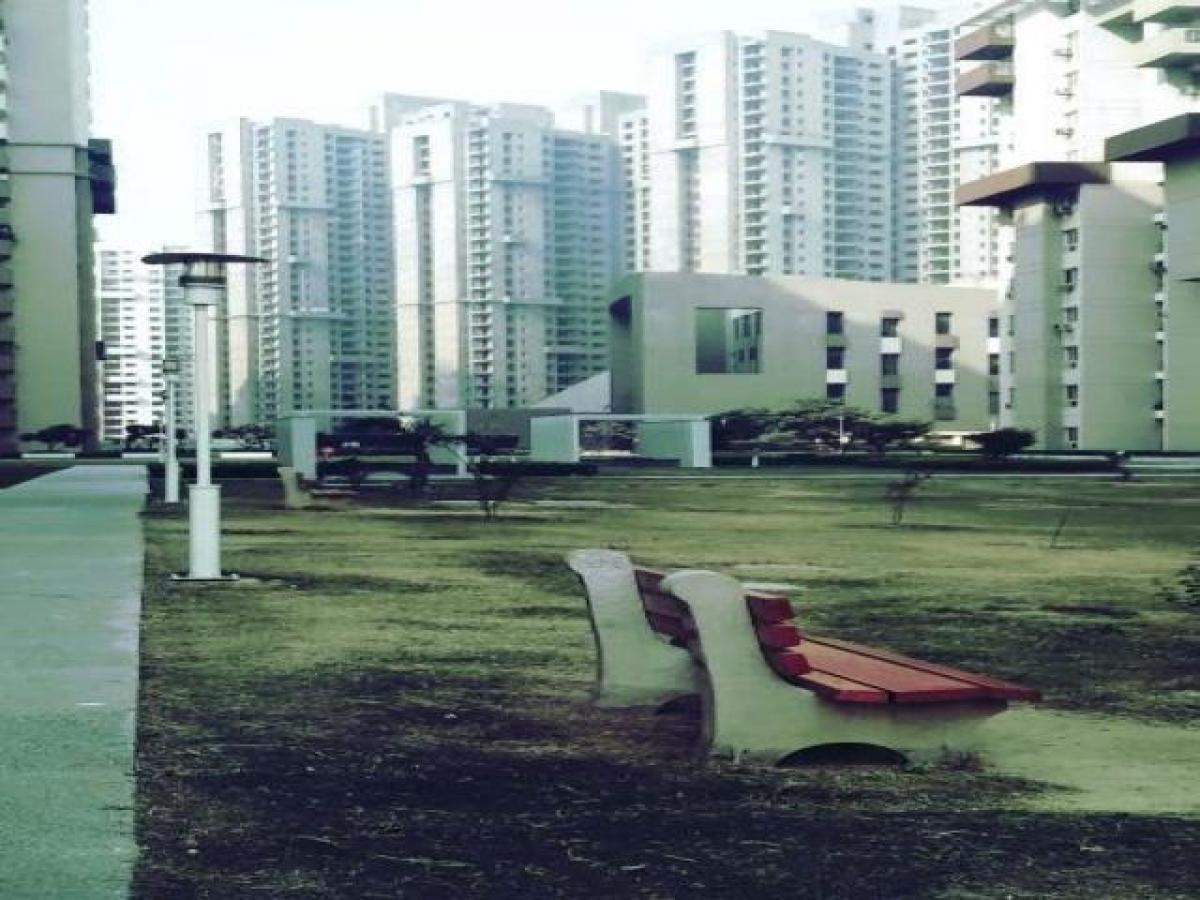 2 bedrooms House in Noida, India No. 23742