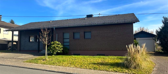 5 rooms Bungalow in Westerwaldkreis, Germany No. 92206 2