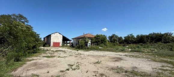 4 bedrooms House in Trecate, Italy No. 300951 10