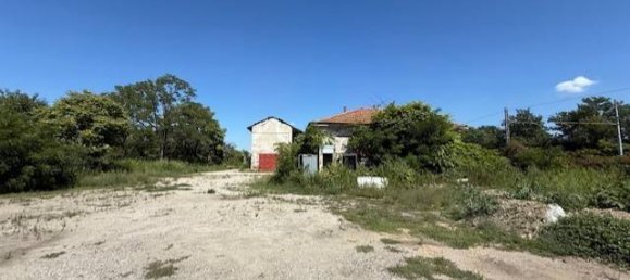 4 bedrooms House in Trecate, Italy No. 300951 9