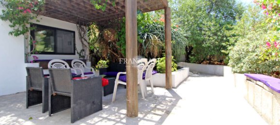 Мезонет с 3 спальнями в Сент-Джулианс, Мальта № 3393 3