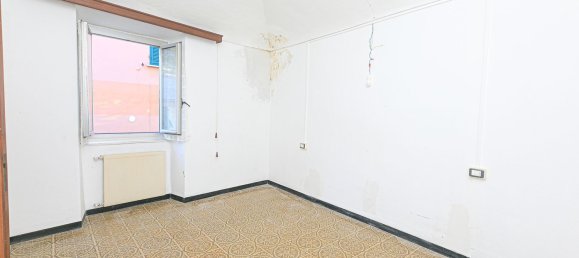 5 rooms Apartment in Deiva Marina, Italy No. 92728 4