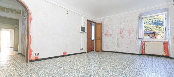 5 rooms Apartment in Deiva Marina, Italy No. 92728 2