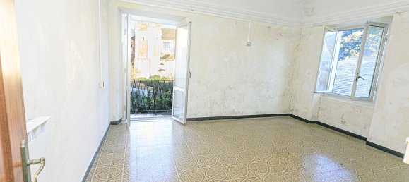 5 rooms Apartment in Deiva Marina, Italy No. 92728 8