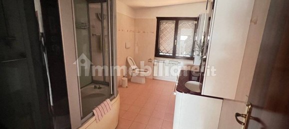 6 chambres Villa à Guidonia Montecelio, Italy No. 186634 15