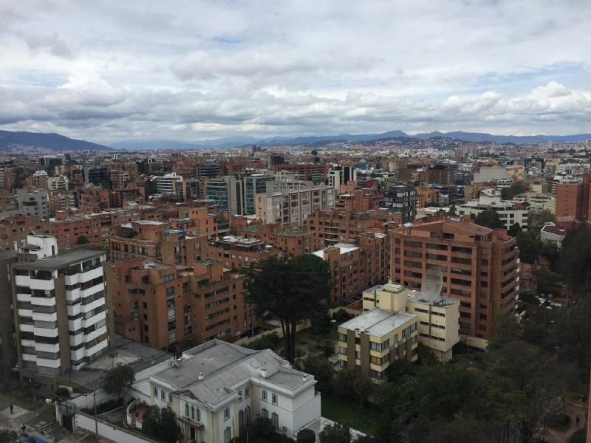 Дом с 4 спальнями в Богота, Колумбия № 13468