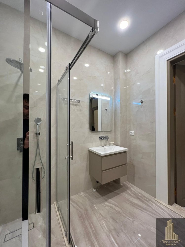 4 bedrooms Apartment in Khatay, Azerbaijan No. 1497