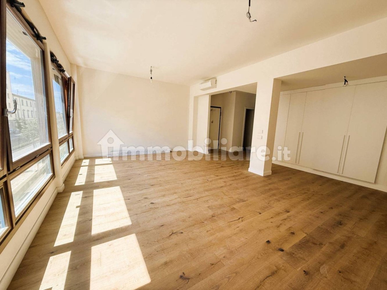 3 bedrooms Apartment in Florence, Italy No. 283170