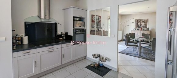 4 bedrooms House in Orgeval, France No. 177811 12