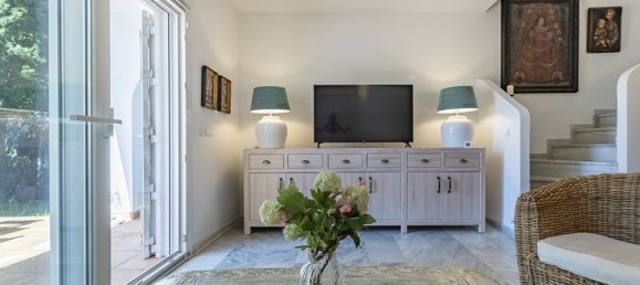 2 bedrooms Townhouse in Marbella, Spain No. 179046 6