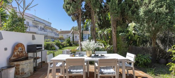 2 bedrooms Townhouse in Marbella, Spain No. 179046 3