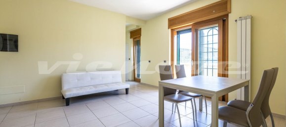 Квартира с 3 комнатами в Рим, Италия № 12282 11