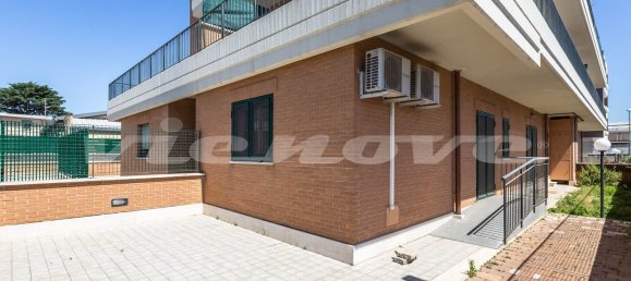 Квартира с 3 комнатами в Рим, Италия № 12282 17