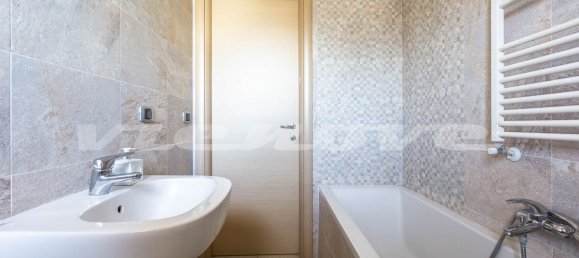 Квартира с 3 комнатами в Рим, Италия № 12282 24