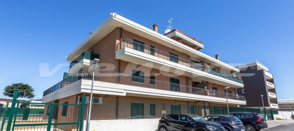 Квартира с 3 комнатами в Рим, Италия № 12282 25