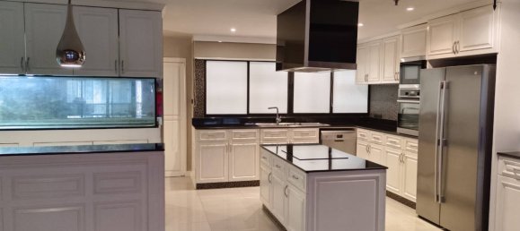 3 bedrooms Condo in Bangkok, Thailand No. 11742 2