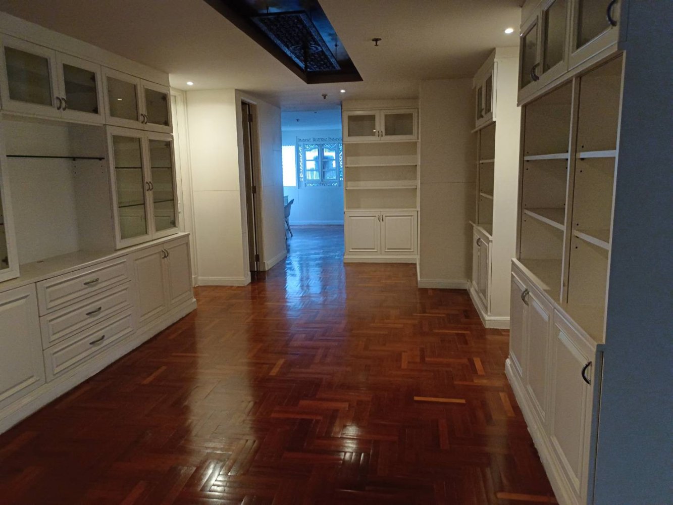3 bedrooms Condo in Bangkok, Thailand No. 11742