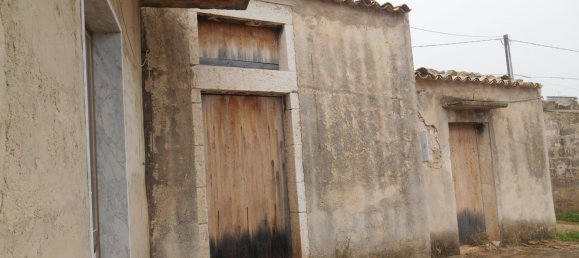 Дом с 6 комнатами в Шикли, Италия № 75939 8