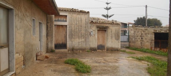 Дом с 6 комнатами в Шикли, Италия № 75939 12