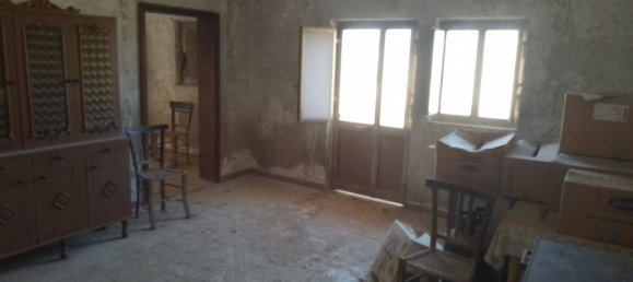 Дом с 6 комнатами в Шикли, Италия № 75939 20