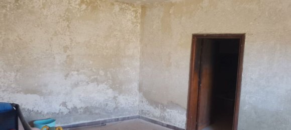 Дом с 6 комнатами в Шикли, Италия № 75939 2