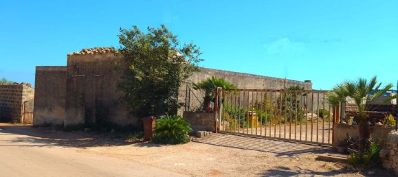 Дом с 6 комнатами в Шикли, Италия № 75939 4