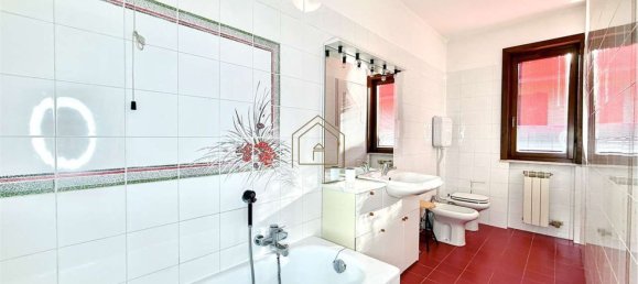 4-Zimmer Haus in Desenzano del Garda, Italy, Nr. 18974 10