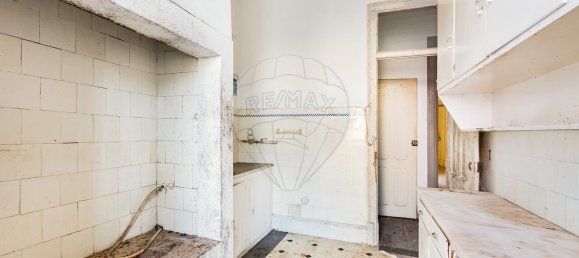 Здание 573м² в Лиссабон, Португалия № 122143 11