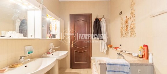 Villa de 5 habitaciónes en Cisliano, Italy No. 40316 8