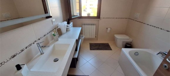 Apartamento T4 em Chiaravalle, Italy N.º 363848 19