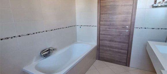 Apartamento T4 em Chiaravalle, Italy N.º 363848 21