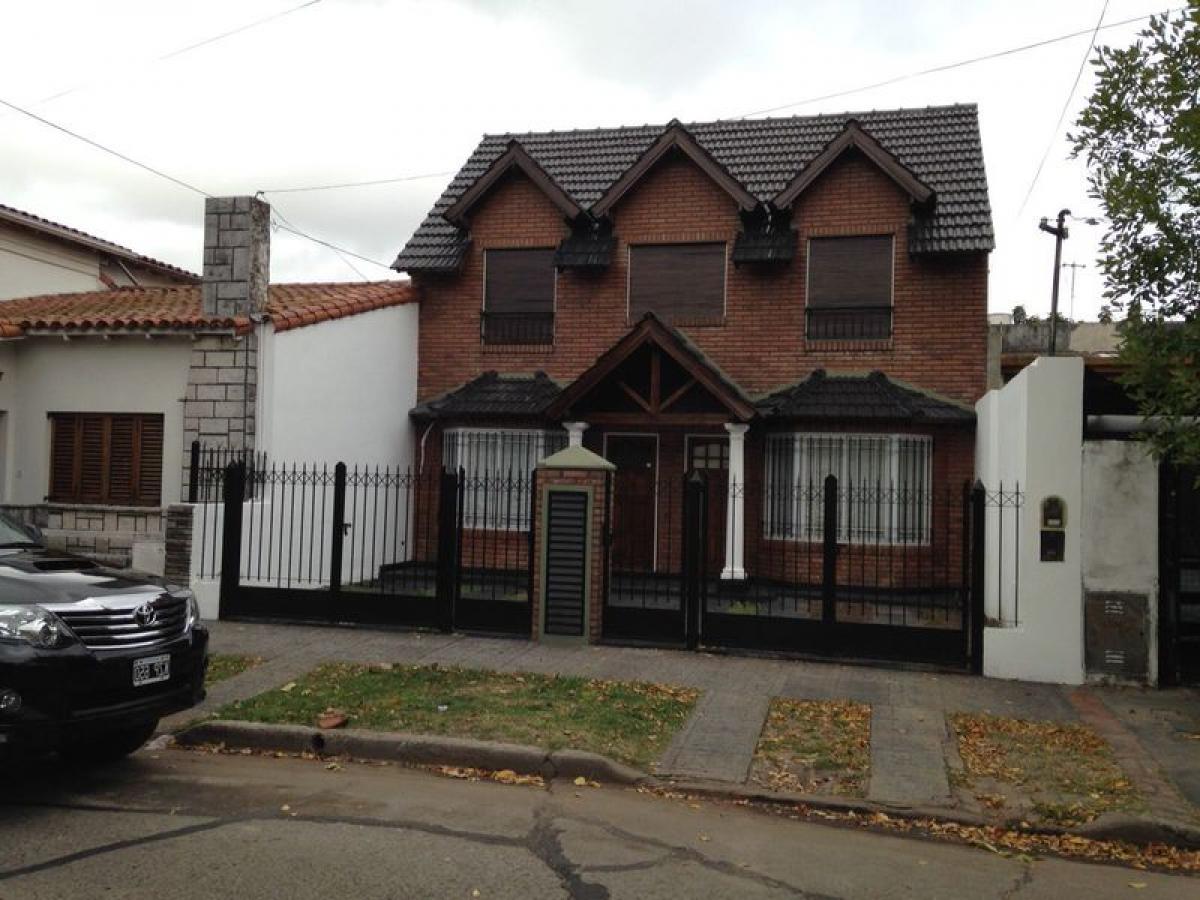 3 bedrooms Apartment in Moron, Argentina No. 58723