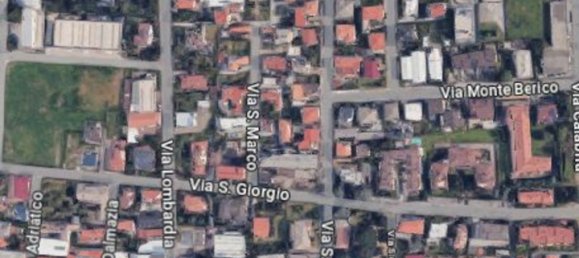 5 rooms Apartment in Meda, Italy No. 8584 4