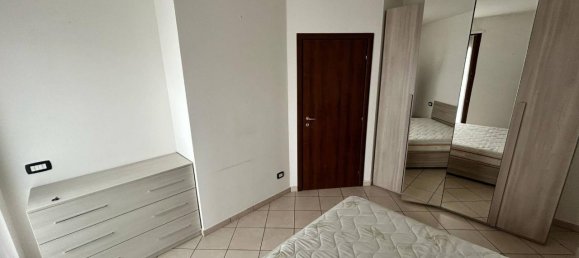 2-salle Appartement à Legnano, Italy No. 40803 9