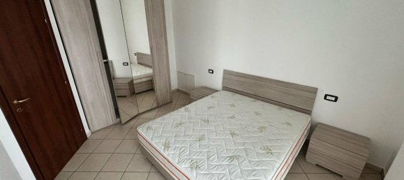 2-salle Appartement à Legnano, Italy No. 40803 8