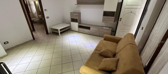 2-salle Appartement à Legnano, Italy No. 40803 2