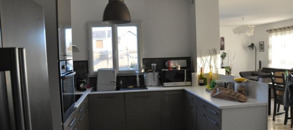 5 bedrooms House in Notre-Dame-d'Oe, France No. 55963 3